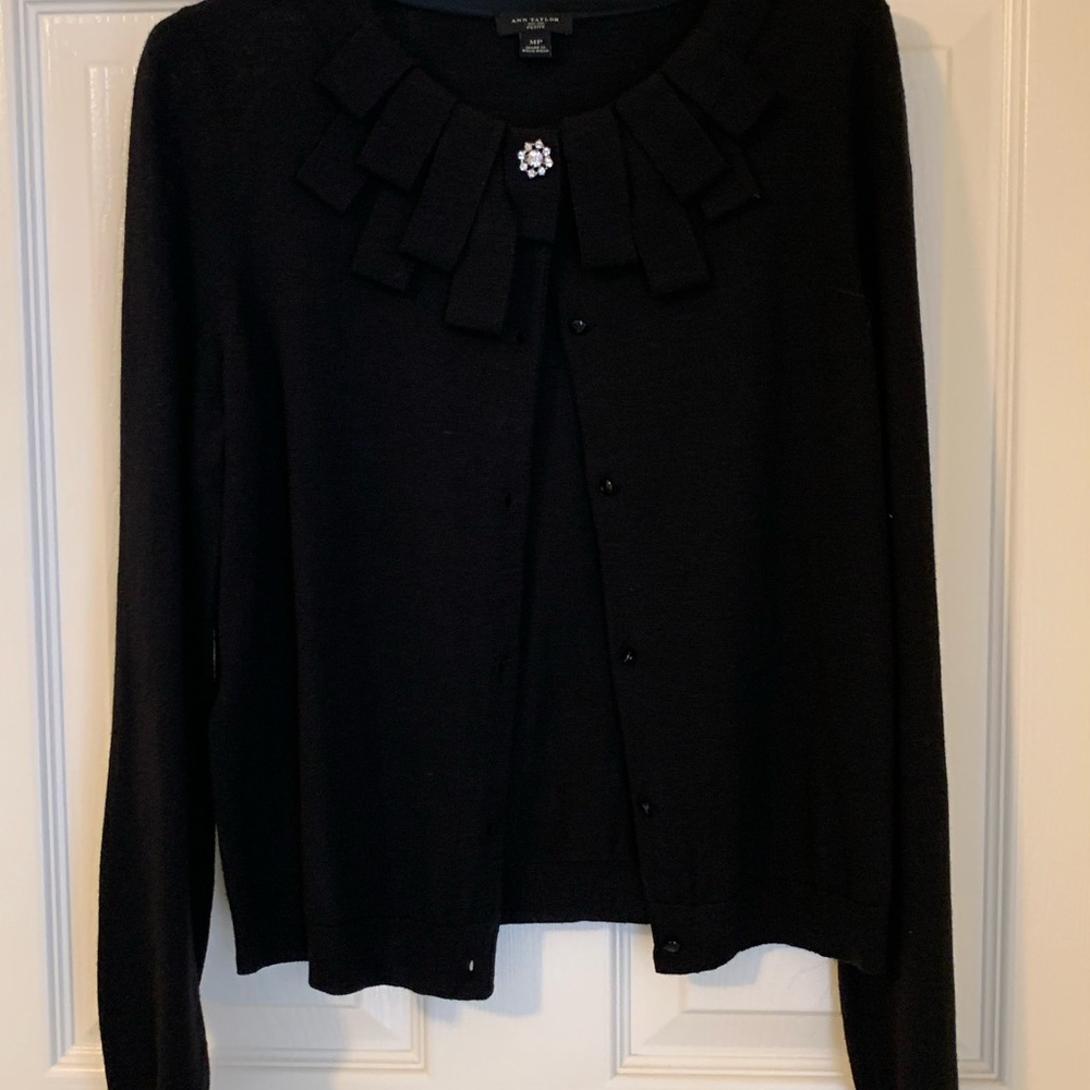 Ann Taylor black holiday sweater size MP